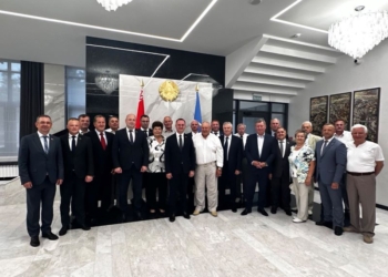 В горисполком пригласили руководителей города прошлых лет