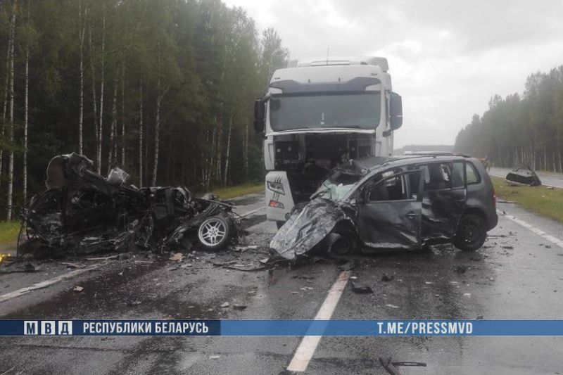 Пять человек погибли 25 августа в ДТП в Ивацевичском районе