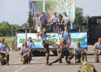 «Никто, кроме нас!..»