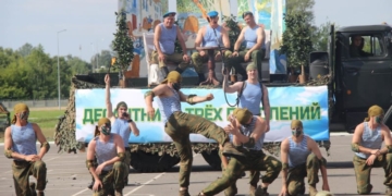 «Никто, кроме нас!..»