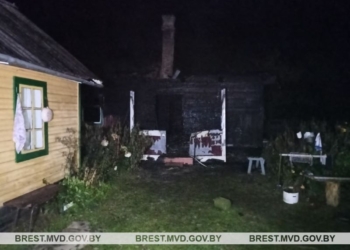 В Дрогичинском районе пьяный мужчина поджег дом, доставшийся жене по наследству от родителей