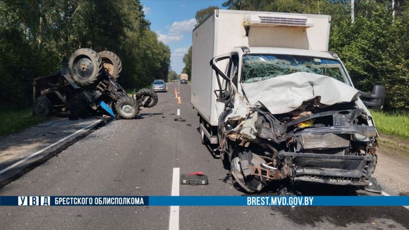 В Пружанском районе столкнулись «Iveco» и «Беларус»