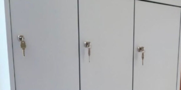 Мобильниками в школе можно будет пользоваться ученикам по медицинским показаниям