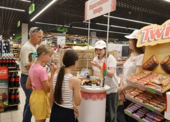 В гипермаркете «Евроопт» на Варшавском шоссе в Бресте развернулась настоящая гастрономическая феерия