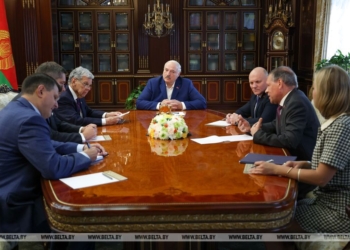 Письмо Лукашенко от Трампа, «большая сделка» и снятие санкций с «Белавиа». Главное о перезагрузке отношений с США