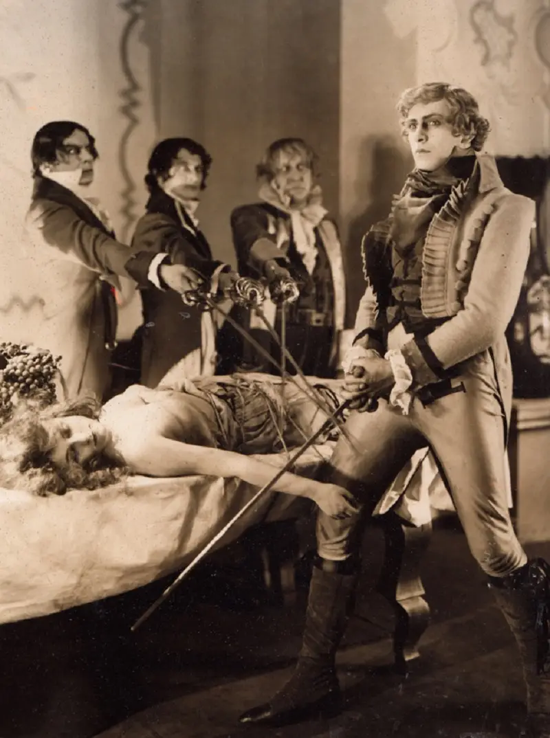 «Тени: ночная галлюцинация»