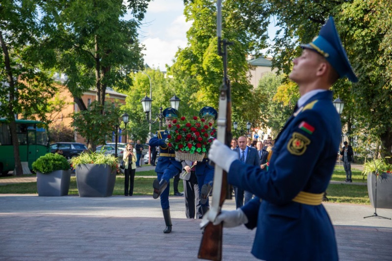 15 сентября на площади Свободы в Бресте состоялся торжественный митинг, посвященный Дню народного единства