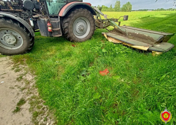 В Кобринском районе мужчина уснул в траве и попал под косилку трактора