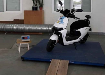 САМОКАТАМ УКАЗАЛИ НА ДВЕРЬ