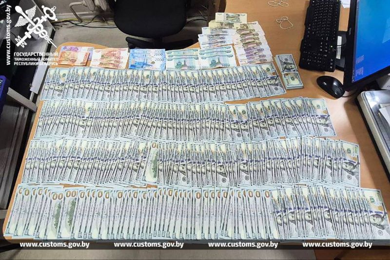 Очередной факт недекларирования денежных средств выявили брестские таможенники