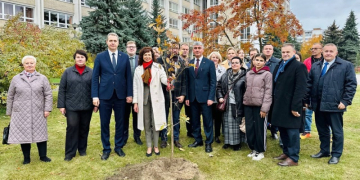 Коллектив БрГУ им. Пушкина присоединился к акциям по посадке деревьев