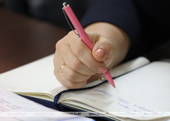 С какими вопросами чаще всего люди обращаются к представителям вертикали власти