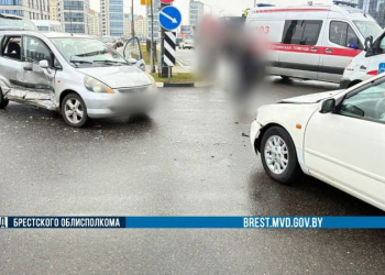 Сегодня на Варшавском шоссе в Бресте столкнулись «Honda» и «Nissan»