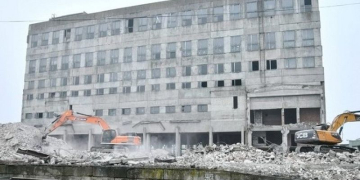 В Барановичах под контролем КГК завершается снос проблемного долгостроя «Бархима» 
