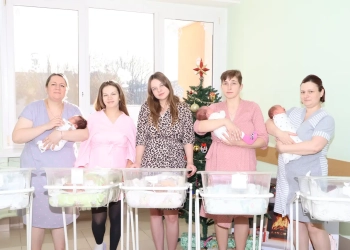 Новогодние новорожденные. Кто родился в Бресте под бой курантов?