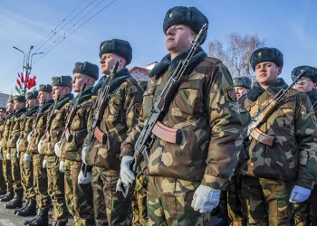 защитники военные