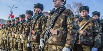 защитники военные