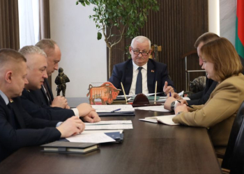 Кадровый день у председателя Брестского облисполкома Петра Пархомчика