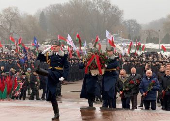 В Брестской крепости прошла церемония возложения цветов к Вечному огню