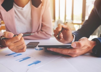 Каждый третий инвестор не уверен, как декларировать доходы от операций на финансовых рынках