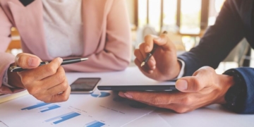 Каждый третий инвестор не уверен, как декларировать доходы от операций на финансовых рынках