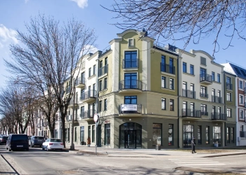 Дом с видом на проспект