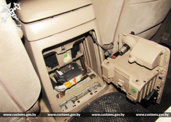 Везли запчасти на авто в тайниках, теперь могут лишиться авто