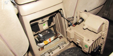 Везли запчасти на авто в тайниках, теперь могут лишиться авто