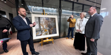 В Брестской дирекции «Белгазпромбанка» открылась большая художественная выставка «Время расцветать»