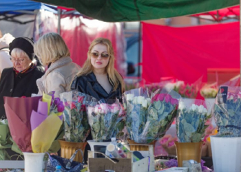 Брест встречает весну, утопает в цветах и женской красоте!