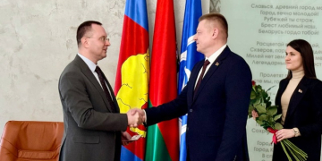 Николай Ефимович сегодня представлен коллективу администрации Ленинского района Бреста в качестве руководителя