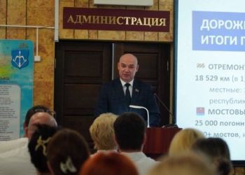 Развитие регионов обсуждают в Бресте на встречах коллективов с руководством местного и республиканского уровней