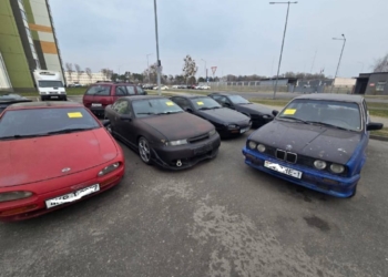 В Бресте активно идет уборка. В том числе — автохлама со стоянок и дворов