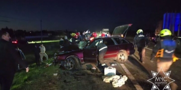 Работники МЧС спасли пассажирку Ауди во время вчерашнего ДТП в Брестском районе