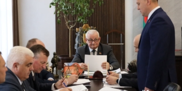 Кадровый день состоялся у председателя облисполкома Петра Пархомчика