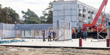 В Южном начали монтировать стены нового детского сада