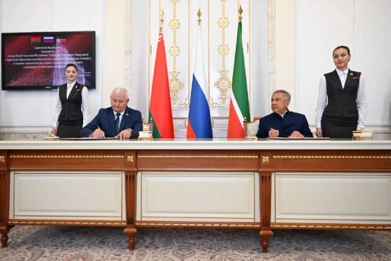 Эффект единения: контракты в Северной столице и переговоры в Кремле