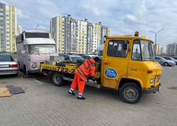 В Бресте продолжают планомерно избавляться от «забытых» машин