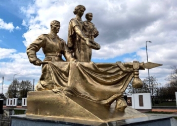 На Гарнизонном кладбище в Бресте обновили памятники