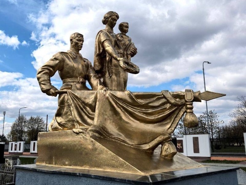 На Гарнизонном кладбище в Бресте обновили памятники