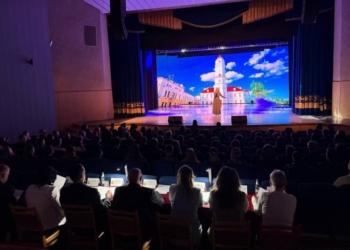 В ДК профсоюзов подвели итоги смотра-конкурса художественной самодеятельности «Женщина, которая поёт»