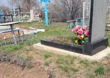 неухоженные могилы