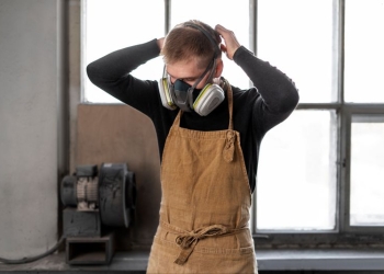 В Беларуси обновили списки профессий для досрочной пенсии за работу с вредными и опасными условиями труда