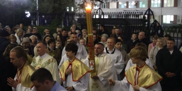 Католики сегодня празднуют Пасху. В Бресте прошло праздничное богослужение