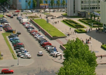 Боковой проезд и парковку возле ЦУМа в Бресте закрыли до 15 мая