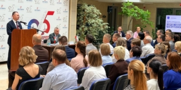 Сегодня Единый день информирования: в трудовых коллективах, учебных заведениях проходят открытые диалоги