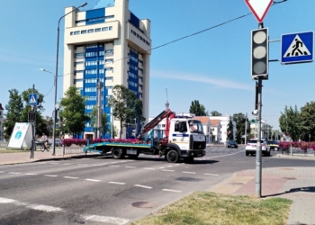 Вниманию тех, кто за рулем: движение в районе Городского сада перекрыто!
