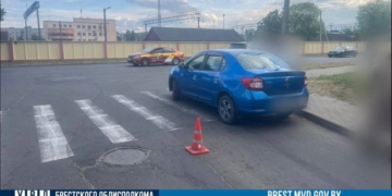 Юный велосипедист, пересекая дорогу, не спешился и попал в больницу