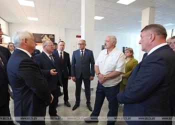 Александр Лукашенко обрисовал основные контуры стратегии развития Электролампового завода в Бресте