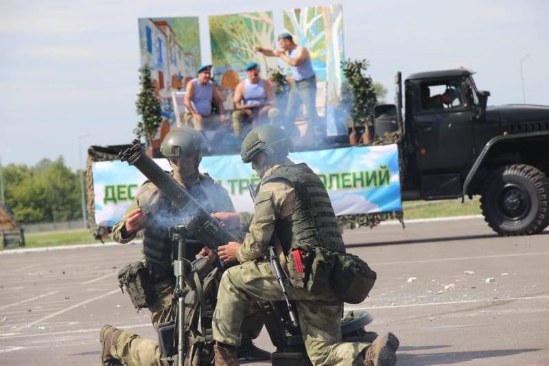 Приглашает ДШБ на День ВДВ